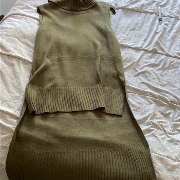 Sweater - Picture 2 of 4